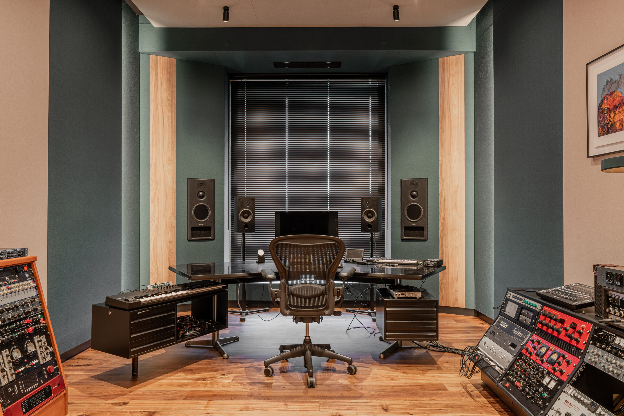 Stereo Mixing Studio